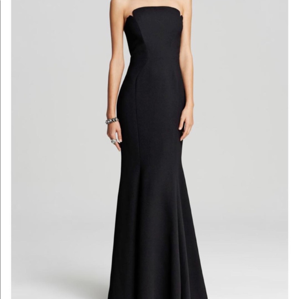 PROMJill Jill Stewart deca neckline strapless gown